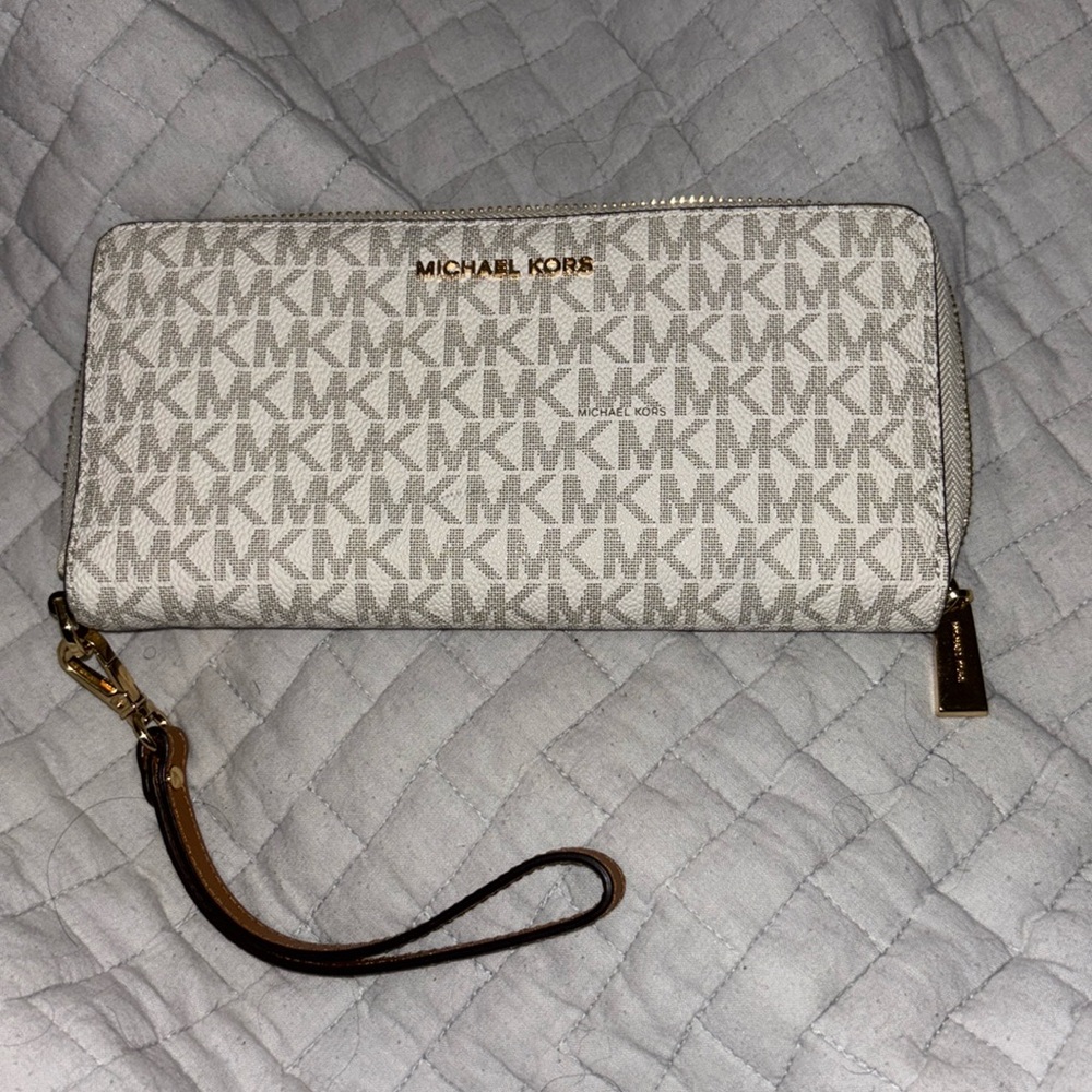 Michael Kors Jet Set Continental Wallet